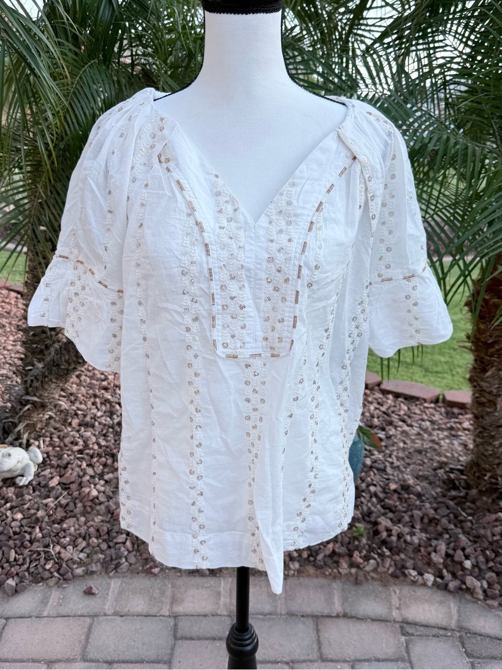 Democracy Women's Blouse Sequins and Embroidery- Size 1X Short Sleeve - NWT